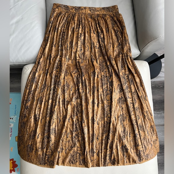 Zara Women’s Faux Suede Snake Print Pleated Midi Skirt - Size L - Picture 9 of 12